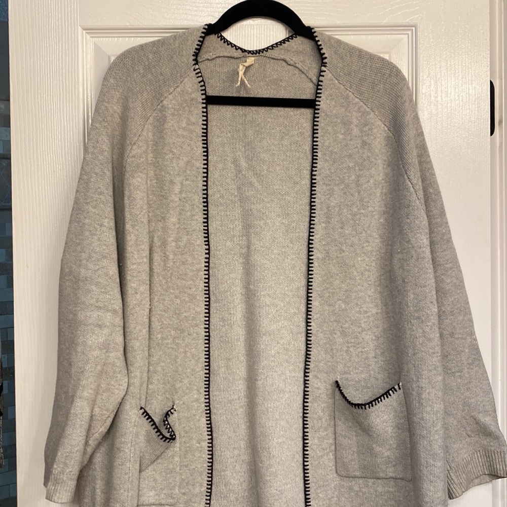 Stitch Fix Teeberry & Weave XL Gray Cardigan with Back Accent Stitching - Picture 4 of 7